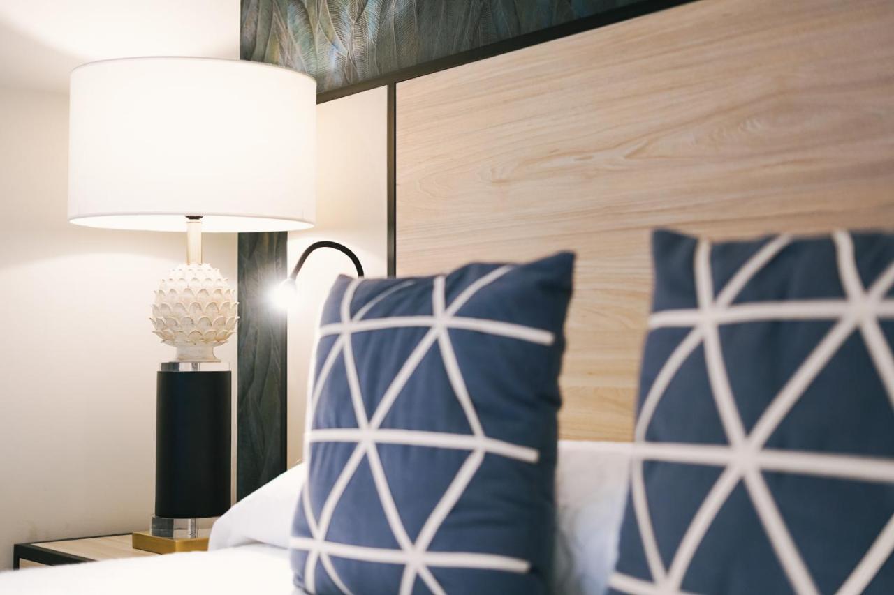 Debambu Atarazanas Aparthotel Malaga Ngoại thất bức ảnh