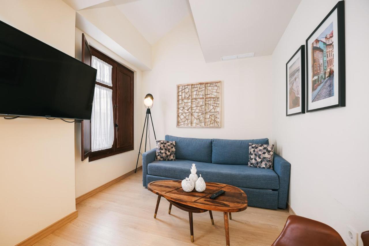 Debambu Atarazanas Aparthotel Malaga Ngoại thất bức ảnh