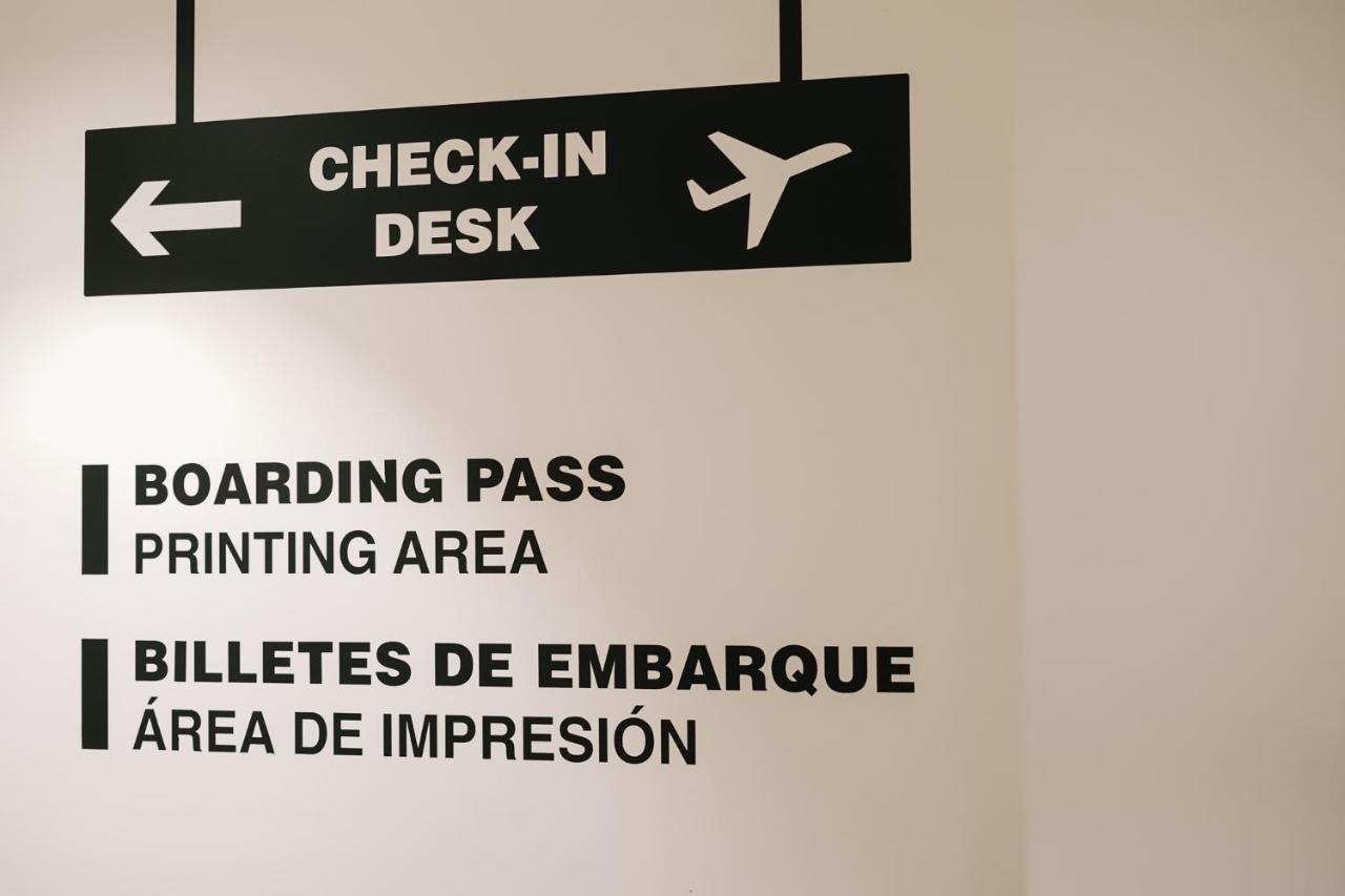 Debambu Atarazanas Aparthotel Malaga Ngoại thất bức ảnh