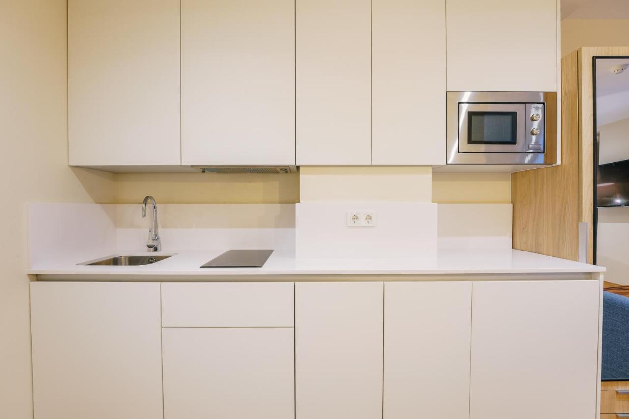 Debambu Atarazanas Aparthotel Malaga Ngoại thất bức ảnh