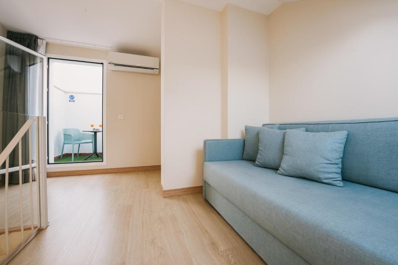 Debambu Atarazanas Aparthotel Malaga Ngoại thất bức ảnh