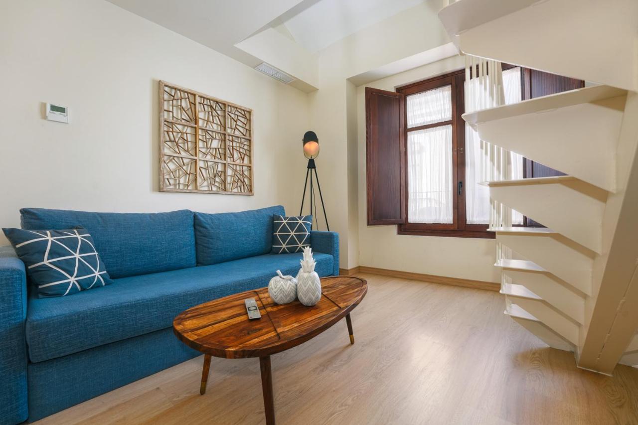 Debambu Atarazanas Aparthotel Malaga Ngoại thất bức ảnh