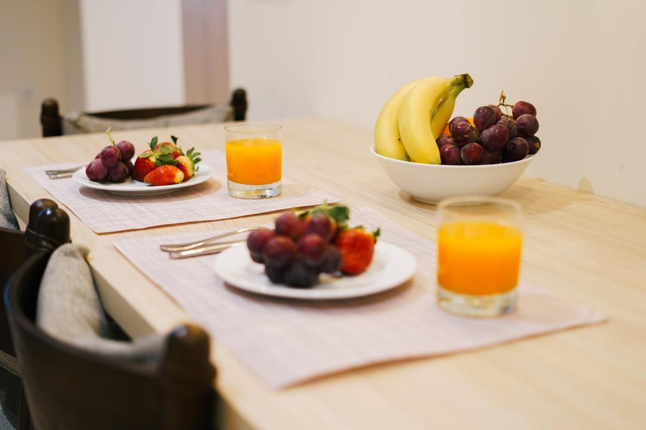 Debambu Atarazanas Aparthotel Malaga Ngoại thất bức ảnh