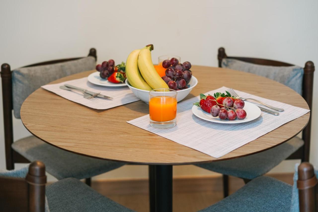 Debambu Atarazanas Aparthotel Malaga Ngoại thất bức ảnh