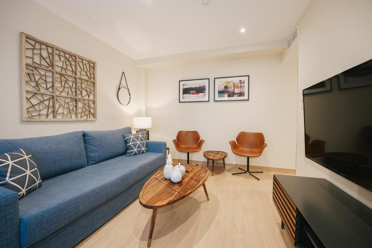 Debambu Atarazanas Aparthotel Malaga Ngoại thất bức ảnh