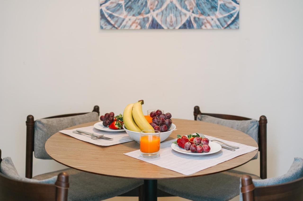 Debambu Atarazanas Aparthotel Malaga Ngoại thất bức ảnh