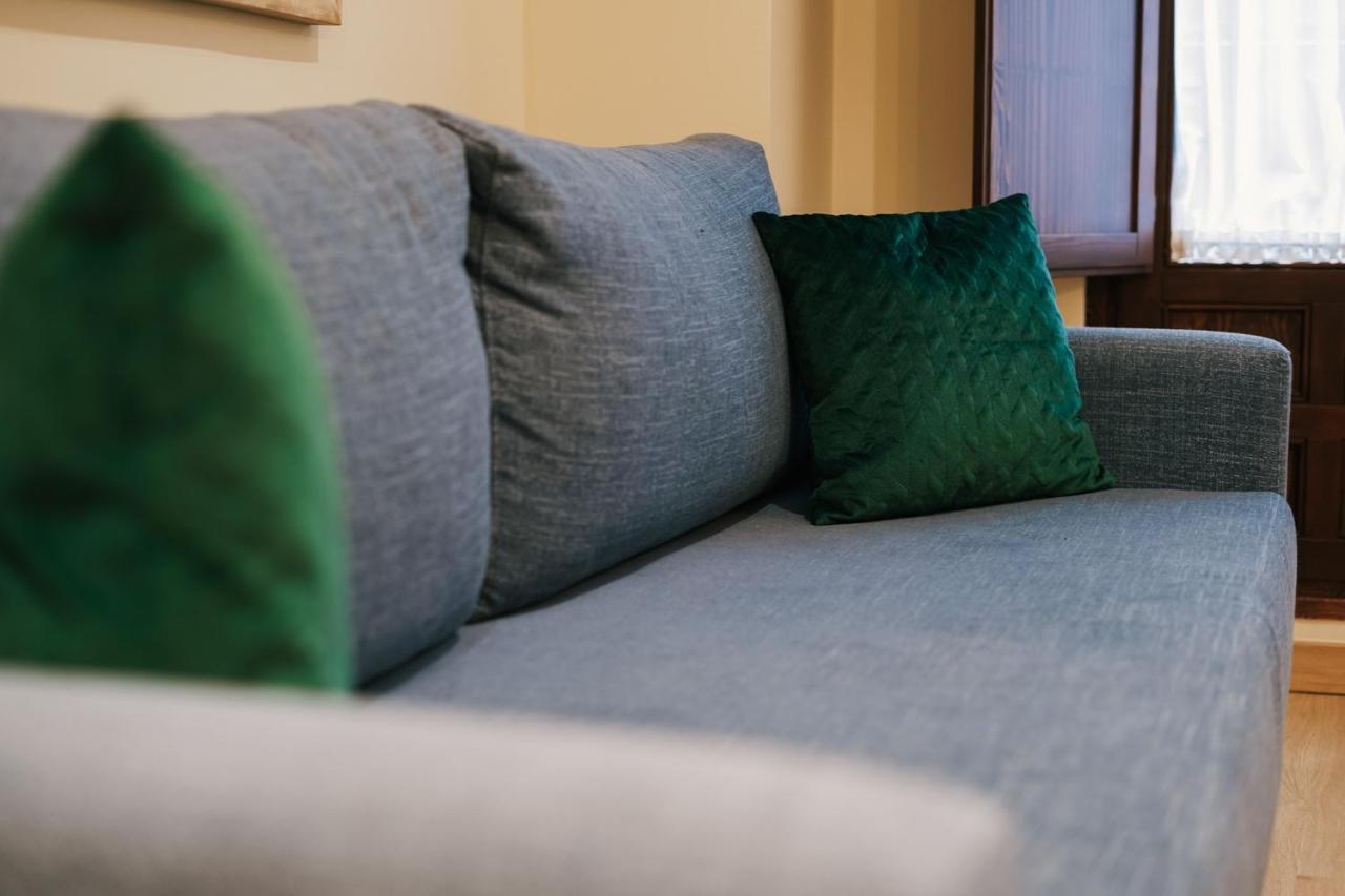 Debambu Atarazanas Aparthotel Malaga Ngoại thất bức ảnh
