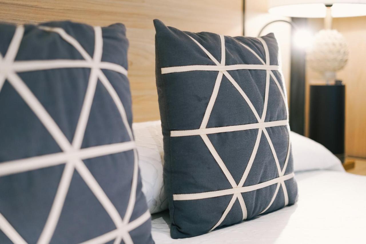 Debambu Atarazanas Aparthotel Malaga Ngoại thất bức ảnh