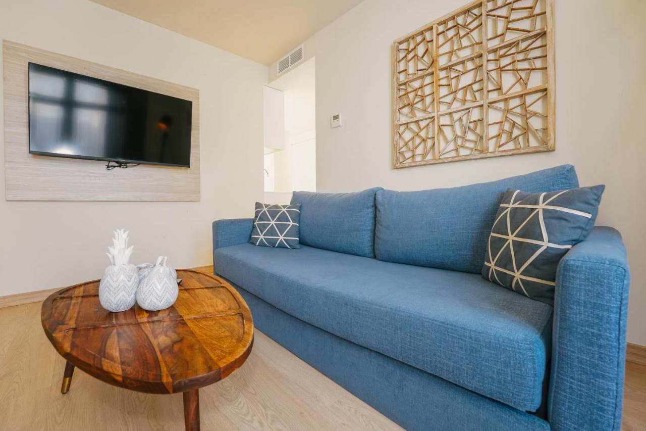 Debambu Atarazanas Aparthotel Malaga Ngoại thất bức ảnh